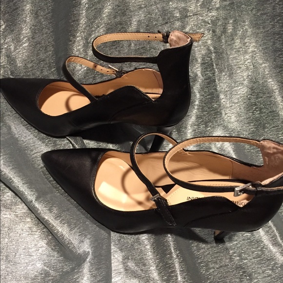 Heels - Picture 4 of 7